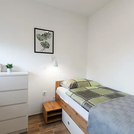 Felix Tour As Apartment *