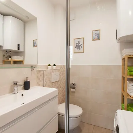 Felix Tour As Apartment *