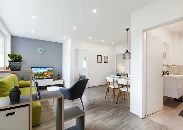 Felix Tour As Apartment *